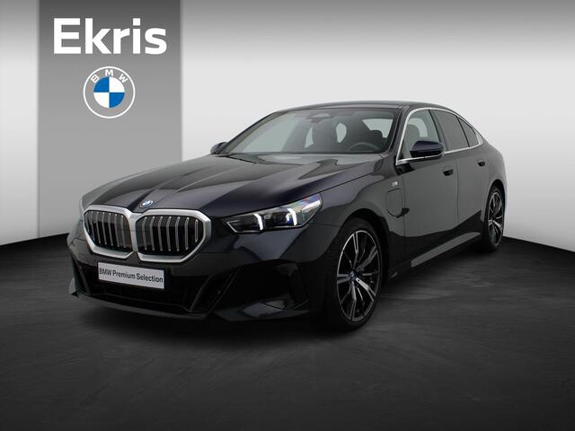 BMW 5-SERIE Sedan 550e xDrive M Sportpakket | Adaptief Onderstel Professional | Driving Assistant | Harman Kardon | 20''