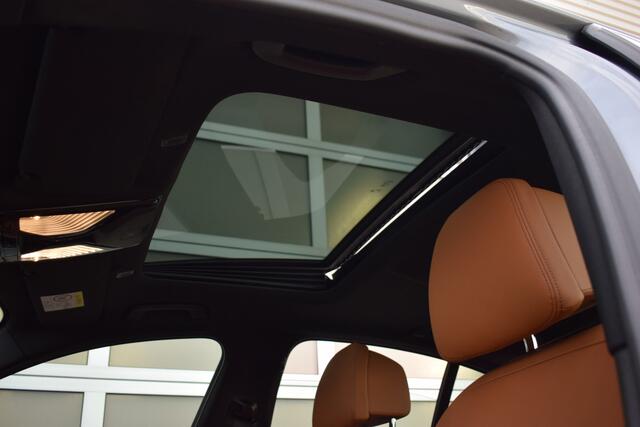 BMW 5-SERIE 520i High Executive Panodak |