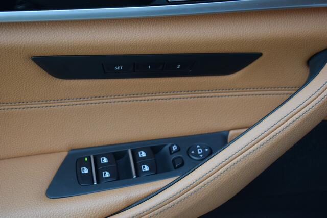 BMW 5-SERIE 520i High Executive Panodak |