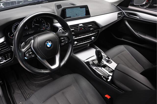 BMW 5-SERIE 530i Aut. Navi Climate Bi-Xenon PDC LM velgen
