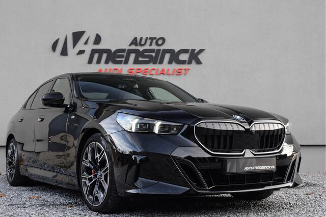 BMW 5-SERIE 550e xDrive M-Sport Pro/ Panoramadak/ Bouwers & Wilkins/ 4-wiel sturing/ 360kW