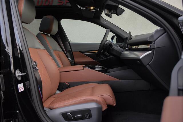 BMW 5-SERIE 550e xDrive M-Sport Pro/ Panoramadak/ Bouwers & Wilkins/ 4-wiel sturing/ 360kW
