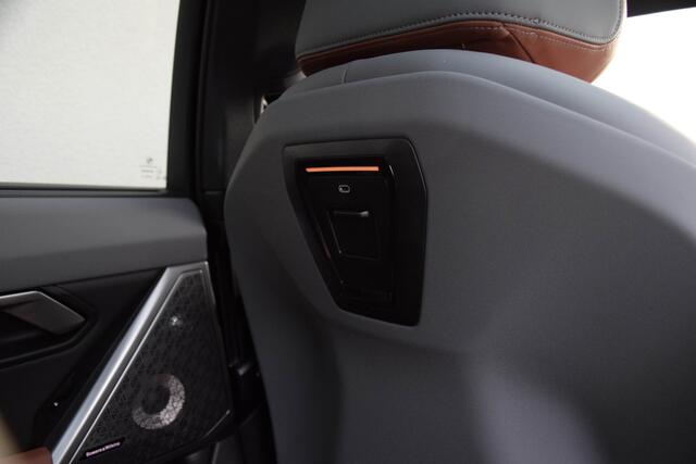 BMW 5-SERIE 550e xDrive M-Sport Pro/ Panoramadak/ Bouwers & Wilkins/ 4-wiel sturing/ 360kW