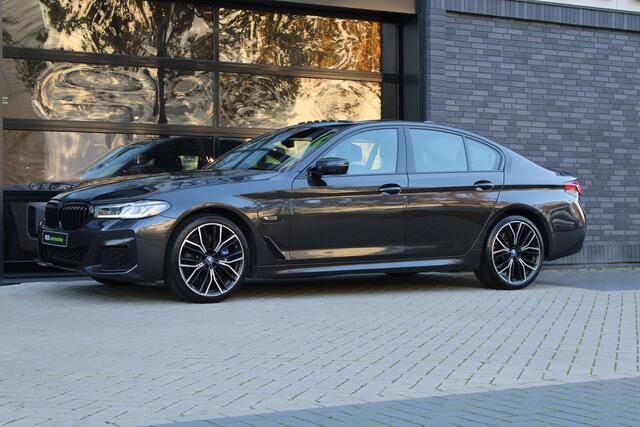 BMW 5-SERIE 530e Business Edition Plus | M-SPORT | BTW | PANO | H/K | HUD | 360 | KEYLESS | STUURVERW | ADAPTIEF ONDERSTEL |