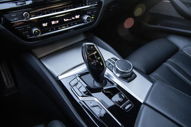 BMW 5-SERIE 530e Business Edition Plus , Panoramadak, Harman/Kardon, Keyless entry,