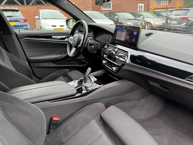 BMW 5-SERIE Touring 530e xDrive M Sport Laser Camera Navi Trekhaak