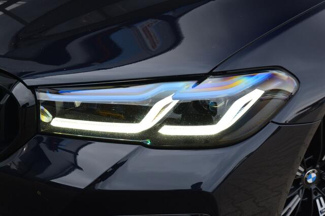 BMW 5-SERIE Touring 530d xDrive M-Sport | Pano | Trekhaak | 360 Camera | H&K | Nappa |