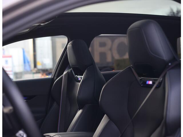 BMW 5-SERIE Touring 550e xDrive | Sportstoel - Pano - Trekhaak - Bow&Wil