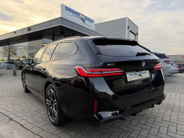 BMW 5-SERIE Touring 530e M Sport Pro Trekhaak | Innovatie Pakket | HUD | Stuurverw. | Stoelverw. |