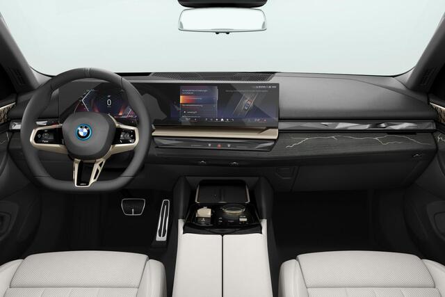 BMW 5-SERIE Touring 550e xDrive