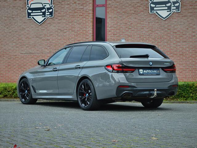 BMW 5-SERIE Touring 530e M Sport | Panorama | Trekhaak | ACC