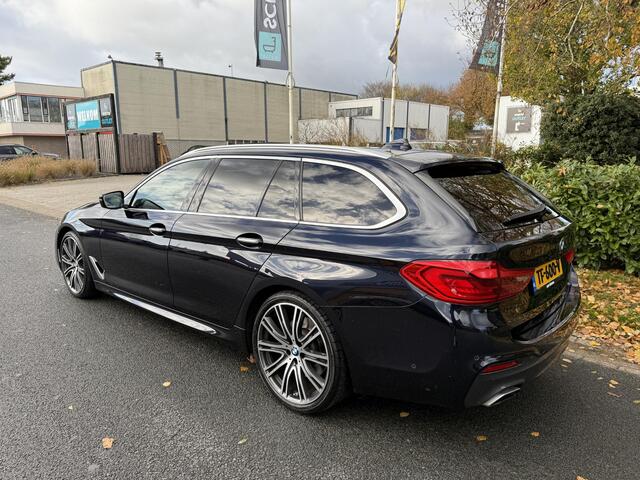 BMW 5-SERIE 540i Touring xDrive M-Sport 340PK NappaoPanooHeadUp
