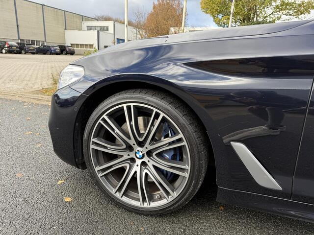 BMW 5-SERIE 540i Touring xDrive M-Sport 340PK NappaoPanooHeadUp