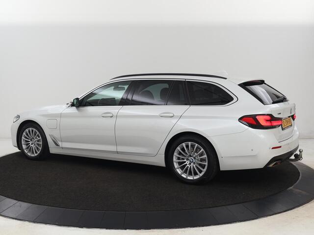 BMW 5-SERIE 530e xDrive High Executive | Head-Up | Leder | Adaptive cruise | Stoelverwarming | 360 Camera | Harman/Kardon | Carplay | Live Cockpit | Laserlicht | Navigatie | Parkeerhulp | PHEV | Plug In