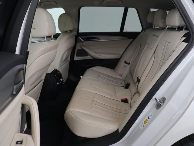 BMW 5-SERIE 530e xDrive High Executive | Head-Up | Leder | Adaptive cruise | Stoelverwarming | 360 Camera | Harman/Kardon | Carplay | Live Cockpit | Laserlicht | Navigatie | Parkeerhulp | PHEV | Plug In