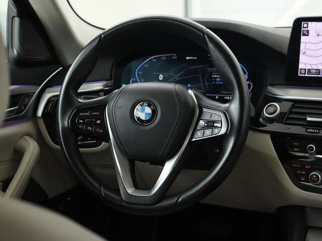 BMW 5-SERIE 530e xDrive High Executive | Head-Up | Leder | Adaptive cruise | Stoelverwarming | 360 Camera | Harman/Kardon | Carplay | Live Cockpit | Laserlicht | Navigatie | Parkeerhulp | PHEV | Plug In
