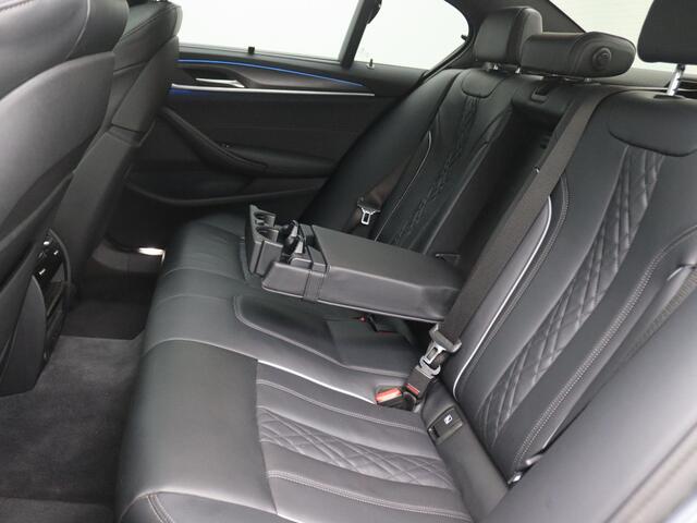 BMW 5-SERIE 545e xDrive High Executive 394PK Aut. M-Sport, Pano-Schuifdak, SOH 90%, M-Sport, Head-Up Display, Stoel-Stuurverwarming, Stoelkoeling, Memorystoel, 360gr. Camera, Keyless