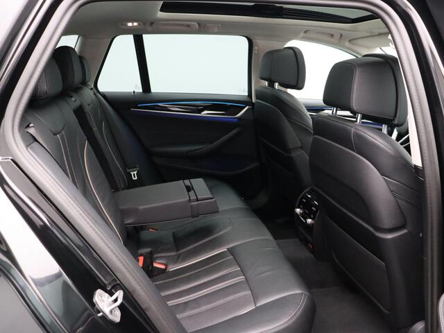 BMW 5-SERIE Touring 530e Business Edition Plus | verwarmde stoelen voor en achter | Head-Up Display| Panoramadak | memory stoelen |