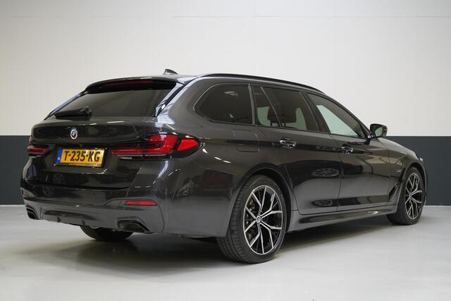 BMW 5-SERIE Touring 530e Business Edition Plus | SoH 98% | Leder | Panoramadak | Trekhaak | Memory | Head-Up | M-Sportpakket