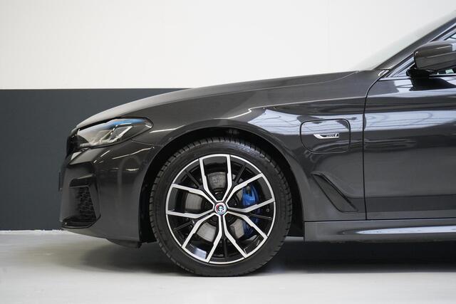 BMW 5-SERIE Touring 530e Business Edition Plus | SoH 98% | Leder | Panoramadak | Trekhaak | Memory | Head-Up | M-Sportpakket