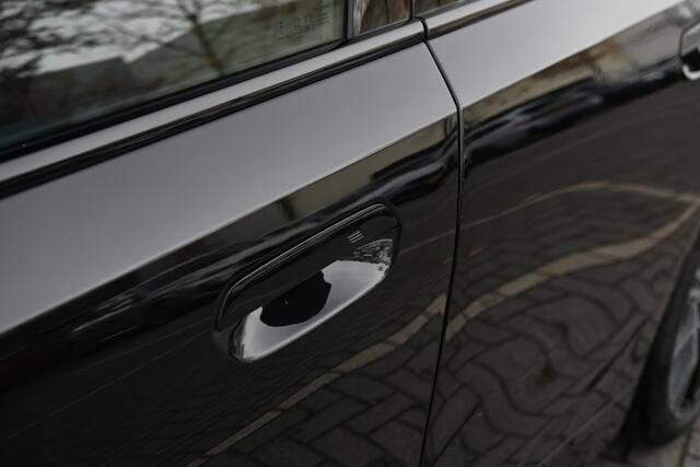 BMW 5-SERIE Touring 530e M Sport Automaat / Trekhaak / Adaptieve LED / Parking Assistant Plus / Stoelventilatie / Comfort Access / Live Cockpit Professional