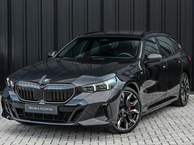 BMW 5-SERIE Touring 530e xDRIVE | M-SPORT | HARMAN/KAROND | PANORAMADAK | COMFORT ACCESS | TREKHAAK | SHADOW-LINE | DAB+ | ICONIC GLOW | ADAPTIVE LED | MEMORY SEATS | AMBIANCE INTERIEUR | ACTIVE CRUISE | DAB+ | M-SPORT SUSPENSION | MEMORY SEATS