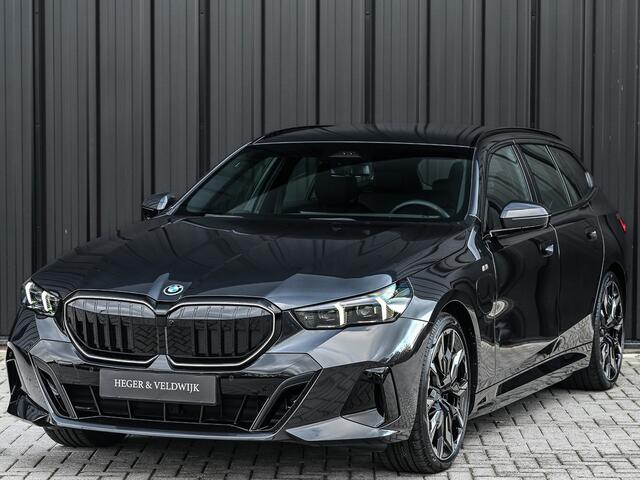BMW 5-SERIE Touring 530e xDRIVE | M-SPORT | HARMAN/KAROND | PANORAMADAK | COMFORT ACCESS | TREKHAAK | SHADOW-LINE | DAB+ | ICONIC GLOW | ADAPTIVE LED | MEMORY SEATS | AMBIANCE INTERIEUR | ACTIVE CRUISE | DAB+ | M-SPORT SUSPENSION | MEMORY SEATS