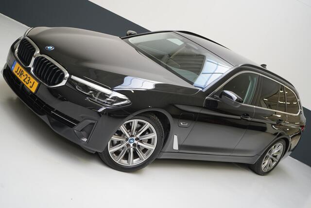 BMW 5-SERIE Touring 530e Business Edition Plus | Trekhaak | Stuurverwachting | Adaptive cruise | Navigatie