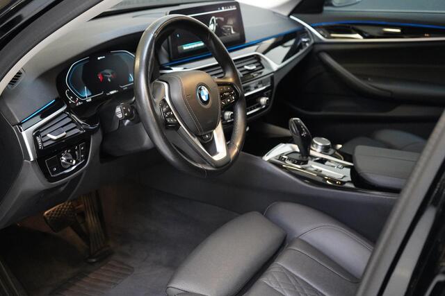 BMW 5-SERIE Touring 530e Business Edition Plus | Trekhaak | Stuurverwachting | Adaptive cruise | Navigatie