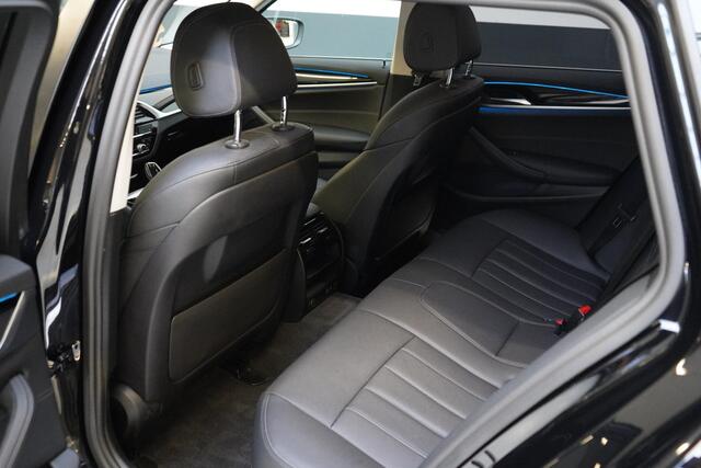 BMW 5-SERIE Touring 530e Business Edition Plus | Trekhaak | Stuurverwachting | Adaptive cruise | Navigatie