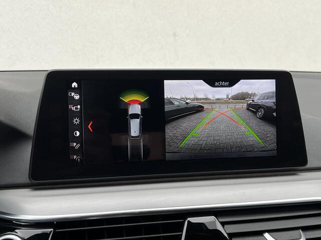 BMW 5-SERIE 520i Touring High Executive | M-Sportpakket | Stuurverwarming | Getint Glas Achter