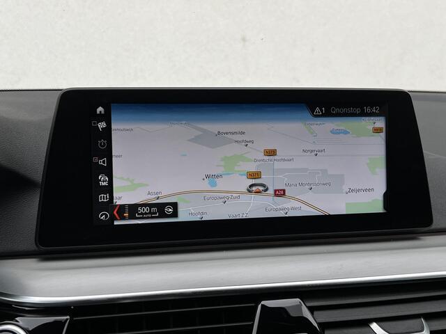 BMW 5-SERIE 520i Touring High Executive | M-Sportpakket | Stuurverwarming | Getint Glas Achter