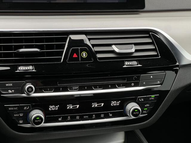 BMW 5-SERIE 520i Touring High Executive | M-Sportpakket | Stuurverwarming | Getint Glas Achter