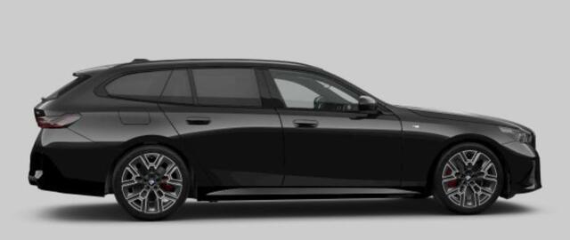 BMW 5-SERIE Touring 520i M Sport Pro - Panoramadak - Driving Assistant Plus - Getinte Ruiten - Elektrisch verwarmde voorstoelen - Harman Kardon - Active Guard - Elektrische verstelbare lendesteunen -