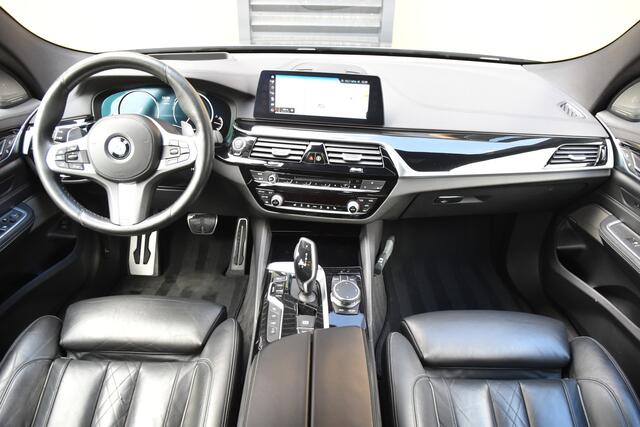 BMW 6-SERIE Gran Turismo 640i xDrive High Executive * M-Sportpakket * Panoramadak * LED * Trekhaak *