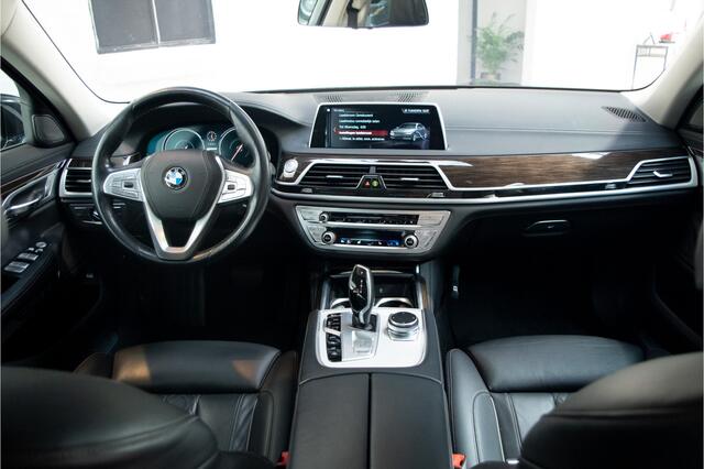 BMW 7-SERIE 740e iPerformance High Executive HEAD-UP / SOFTCLOSE / PANO / LEER