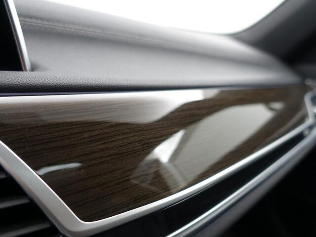 BMW 7-SERIE 745Le xDrive Individual Aut- Panoramadak, Stoelventilatie, Softclose, Achterasbesturing, Head Up, Sfeerverlichting, Memory