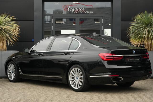 BMW 7-SERIE 740Le xDrive Luxury High Executive 327pk Panoramadak/Navigatie/Camera