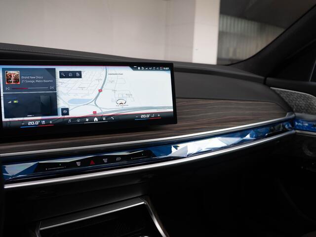 BMW 7-SERIE Sedan M760e | M Sportpakket | Innovation Pack | Connoisseur Pack | Executive Drive Pro | Executive Lounge | Driving Assistant Professional | Trekhaak