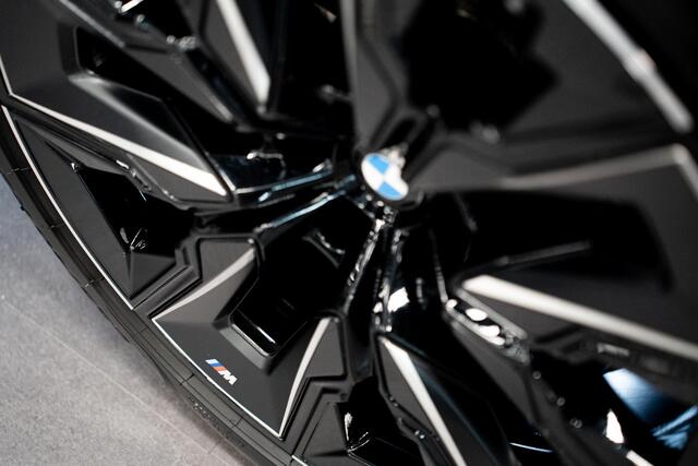 BMW 7-SERIE 740d xDrive *M-Sport Pro / Bowers & Wilkins / Panorama / HUD / Surround View / Standverwarming*