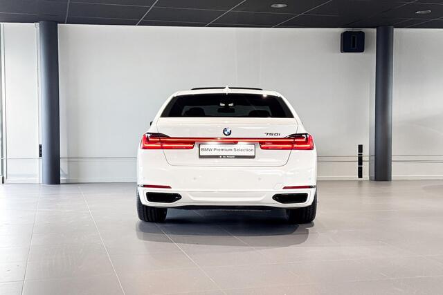 BMW 7-SERIE 750i xDrive High Executive | Glazen schuif-/kanteldak | Harman Kardon | Stoelventilatie |