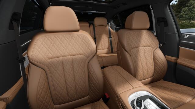BMW 7-SERIE 745Le 394PK / Skylounge / B&W / Laser / M- Individual / 360°