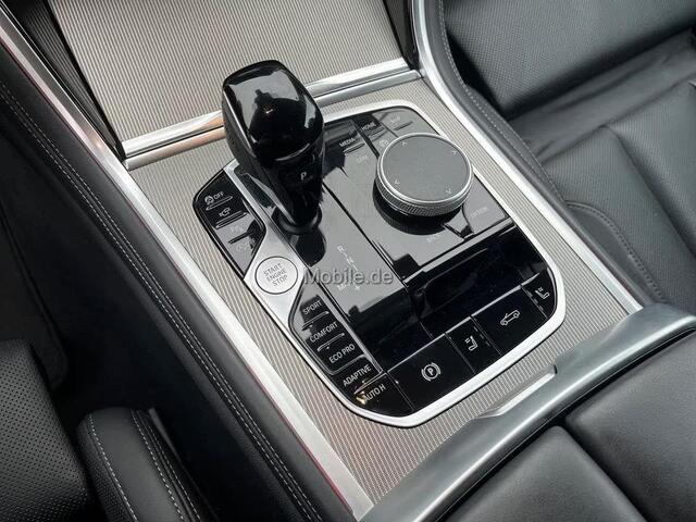 BMW 8-SERIE 840i xDrive