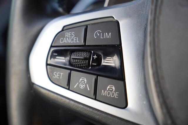 BMW 8-SERIE M850i xDrive High Executive / BTW / PPF / Harman Kardon / Alcantara / Carbon / Co Pilot /