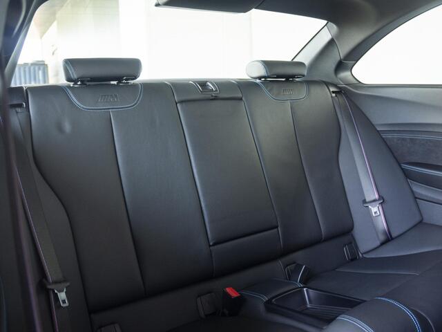 BMW M2 2 Serie Coupé Competition | M-Performance Carbon | 19'' | Comfort Access | Achteruitrijcamera | Schuif-/kanteldak | Stoelverwarming | Harman-Kardon | Remus Uitlaatsysteem