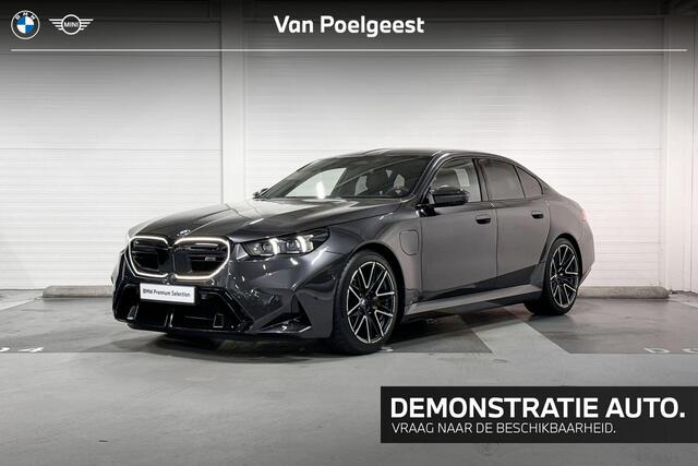 BMW M5 5 Serie Sedan | M-Drivers Pack | Carbon Pack incl Carbon Dak | Comfort Pack | Bowers&Wilkins | Driving Assistant Professional | M-Carbon Keramische Remmen | Comfort Access | Trekhaak