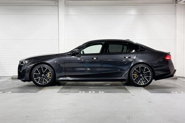 BMW M5 5 Serie Sedan | M-Drivers Pack | Carbon Pack incl Carbon Dak | Comfort Pack | Bowers&Wilkins | Driving Assistant Professional | M-Carbon Keramische Remmen | Comfort Access | Trekhaak