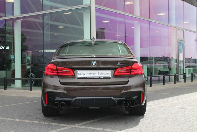 BMW M5 5 Serie Competition Automaat / M Carbon-keramisch remmen / Bowers & Wilkins / M Multifunctionele Stoelen / Soft Close / Parking Assistant Plus / Adaptieve LED
