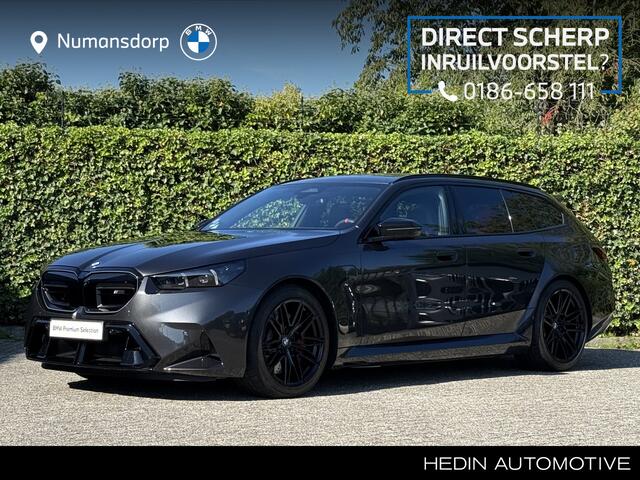 BMW M5 Touring | Panorama | Driving Ass. + | M Driver Pack | Trekhaak | Bowers & Wilkins | Iconic Glow | Carbon Interieurlijst