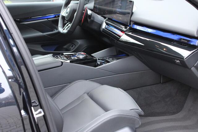 BMW M5 5-serie Sedan - Zwart leder - Panoramadak 20 inch 951M - Bowers & Wilkins